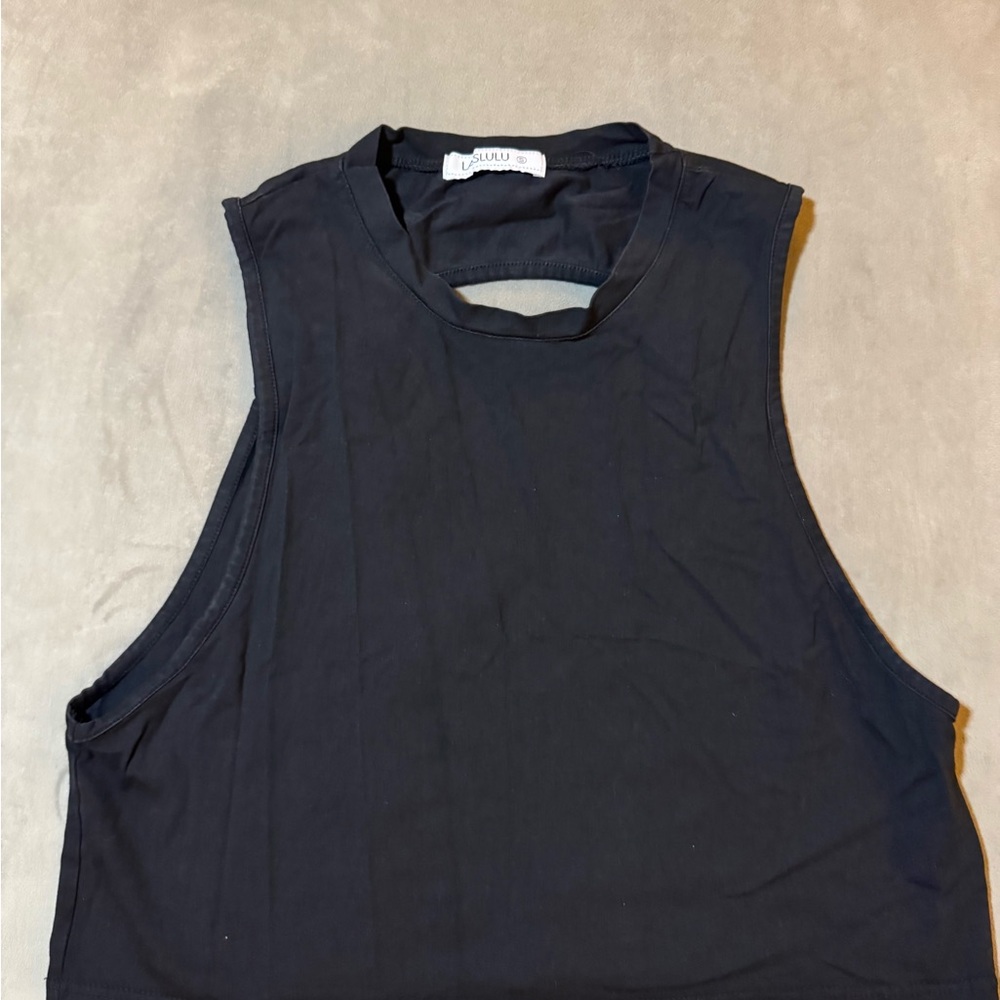 Sleeveless Black Women's Crop Top Athletic